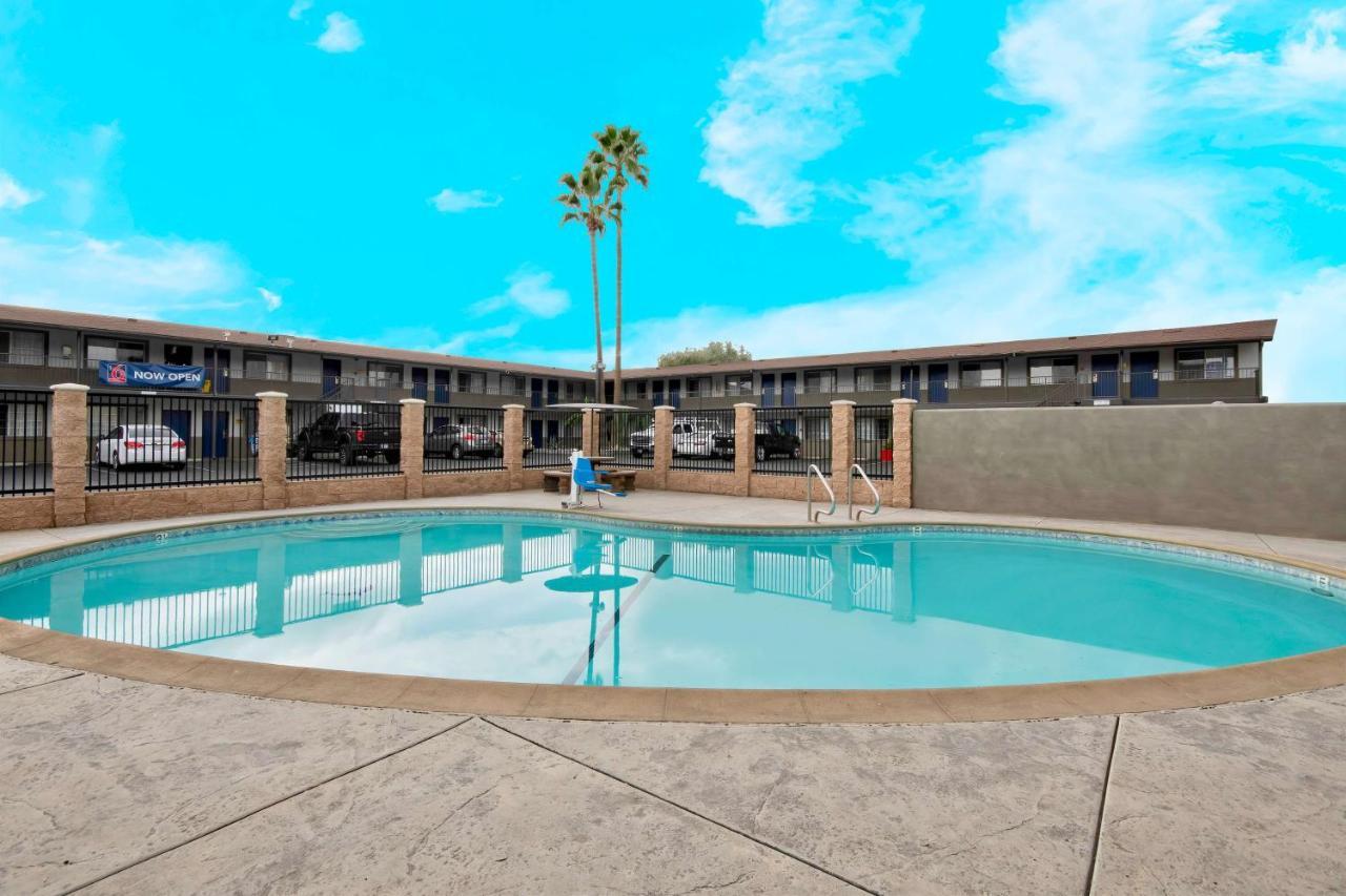 Studio 6 Suites San Bernardino, Ca Esterno foto