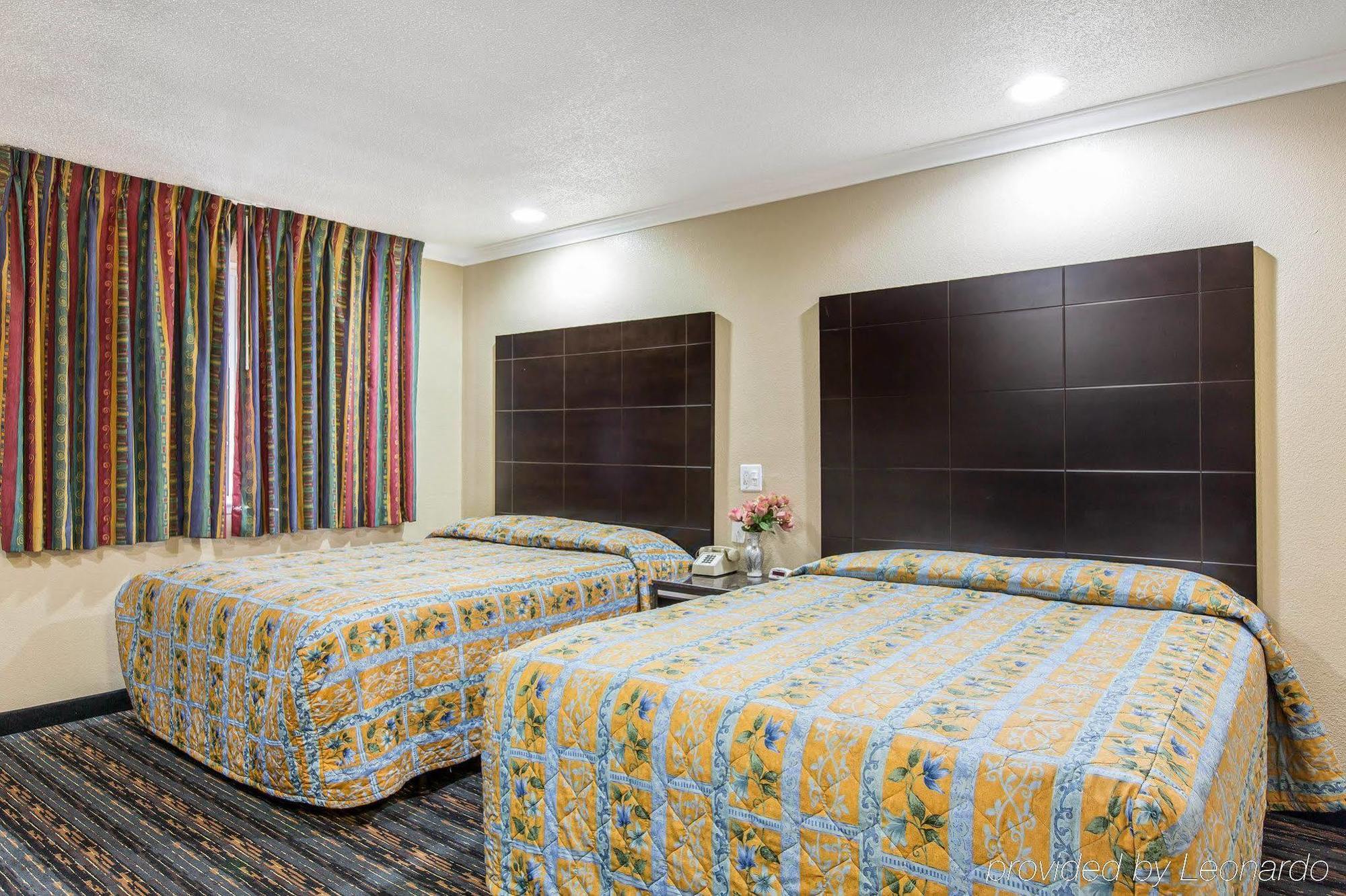 Studio 6 Suites San Bernardino, Ca Esterno foto